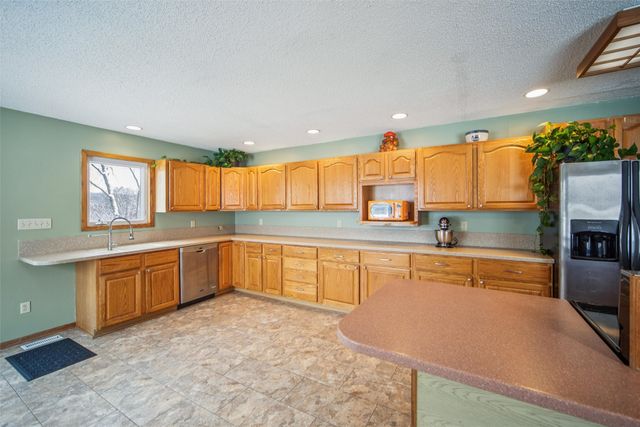 4398 Lexington Drive, Pleasant Hill, IA 50327
