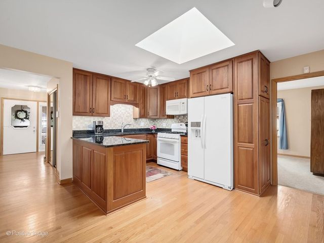 7201 Powell Street, Downers Grove, IL 60516