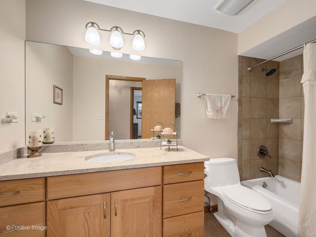 7201 Powell Street, Downers Grove, IL 60516