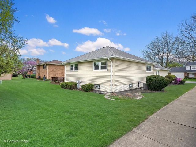 7201 Powell Street, Downers Grove, IL 60516