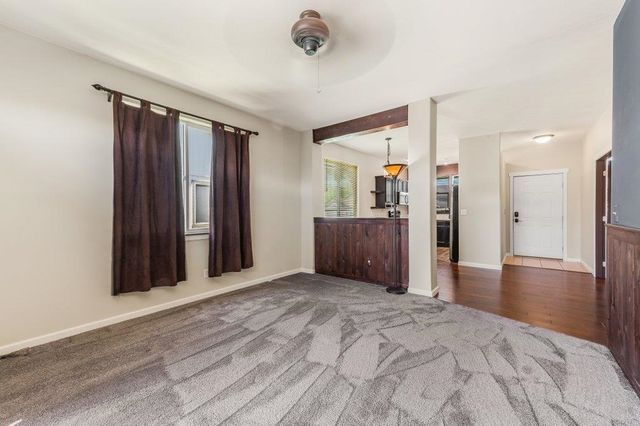 17614 2nd Ln, Greenacres, WA 99016