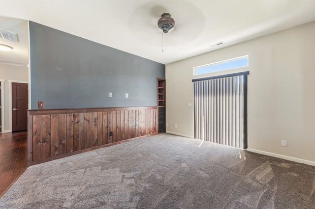 17614 2nd Ln, Greenacres, WA 99016
