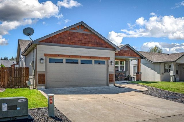 17614 2nd Ln, Greenacres, WA 99016