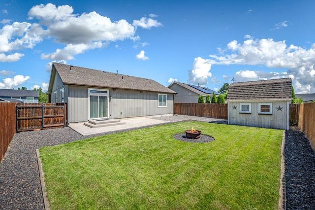 17614 2nd Ln, Greenacres, WA 99016