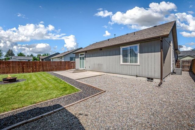 17614 2nd Ln, Greenacres, WA 99016