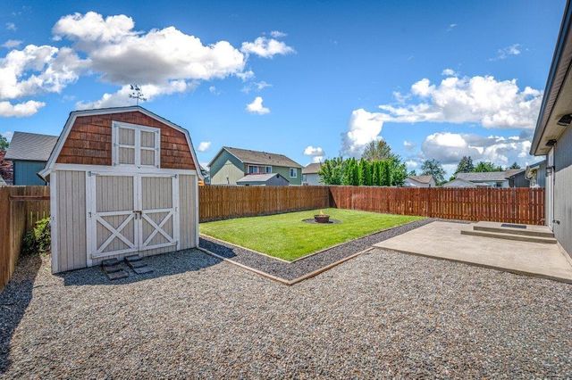 17614 2nd Ln, Greenacres, WA 99016