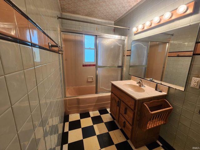 11220 Darmstadt Road, Evansville, IN 47725
