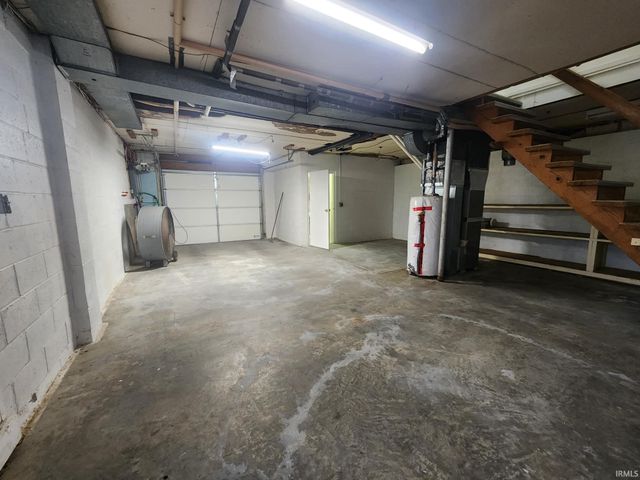 11220 Darmstadt Road, Evansville, IN 47725