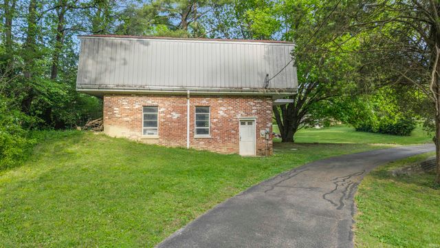 11220 Darmstadt Road, Evansville, IN 47725