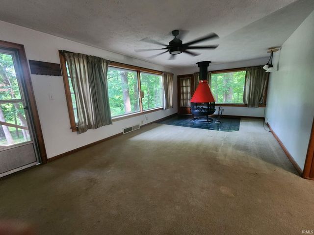 11220 Darmstadt Road, Evansville, IN 47725
