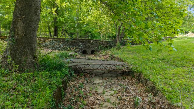 11220 Darmstadt Road, Evansville, IN 47725