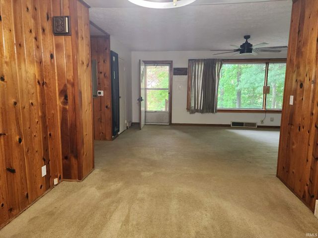 11220 Darmstadt Road, Evansville, IN 47725