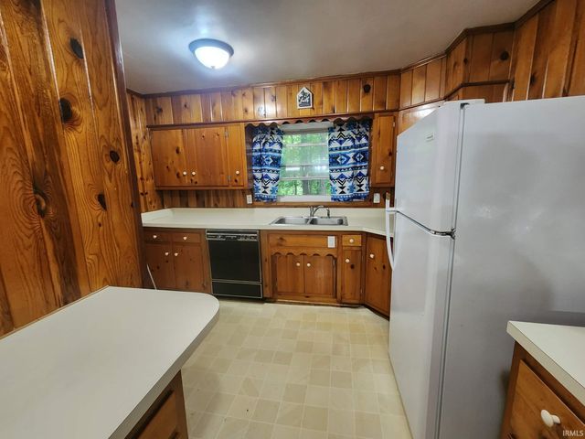 11220 Darmstadt Road, Evansville, IN 47725