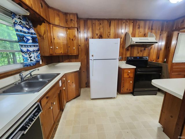 11220 Darmstadt Road, Evansville, IN 47725