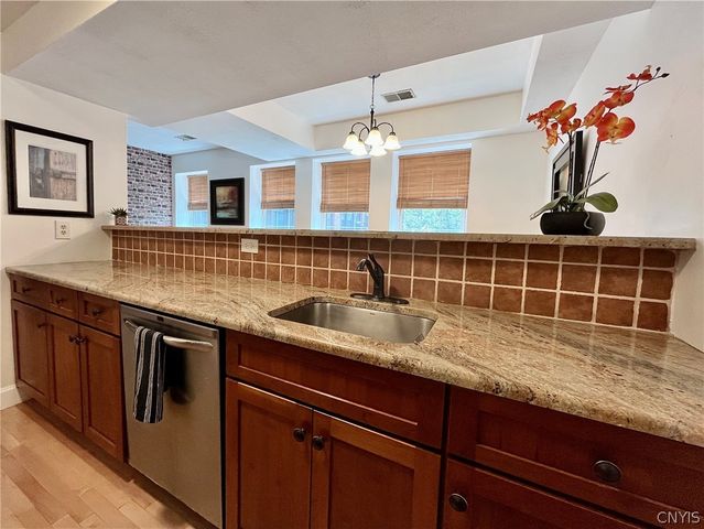 917 Madison St 113, Syracuse, NY 13210