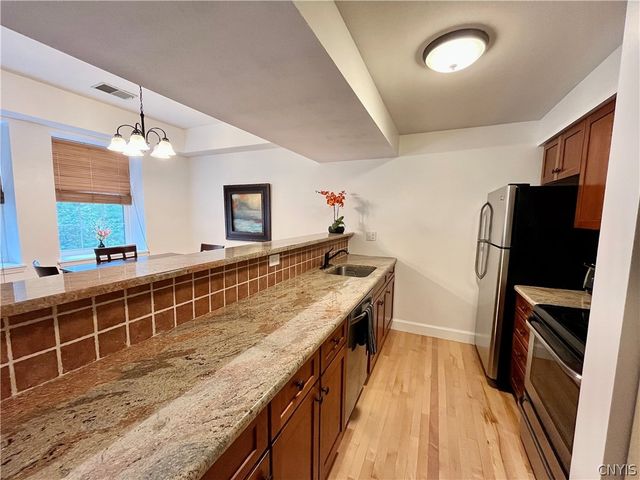 917 Madison St 113, Syracuse, NY 13210