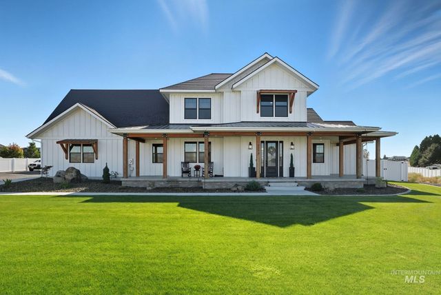 7774 Paddock Ln, Lewiston, ID 83501