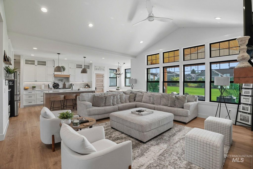 7774 Paddock Ln, Lewiston, ID 83501 photo 2