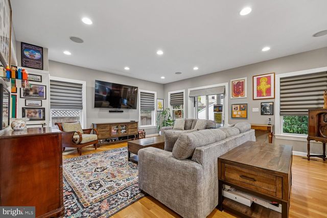 8601 HEMPSTEAD AVE, Bethesda, MD 20817