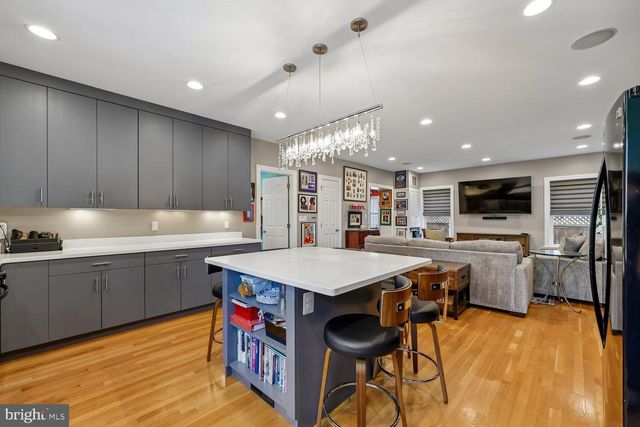 8601 HEMPSTEAD AVE, Bethesda, MD 20817
