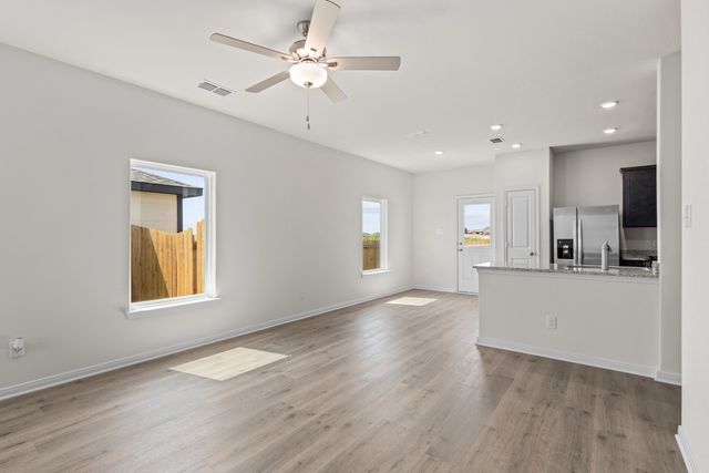 8325 White Wolf Trail, Ponder, TX 76259