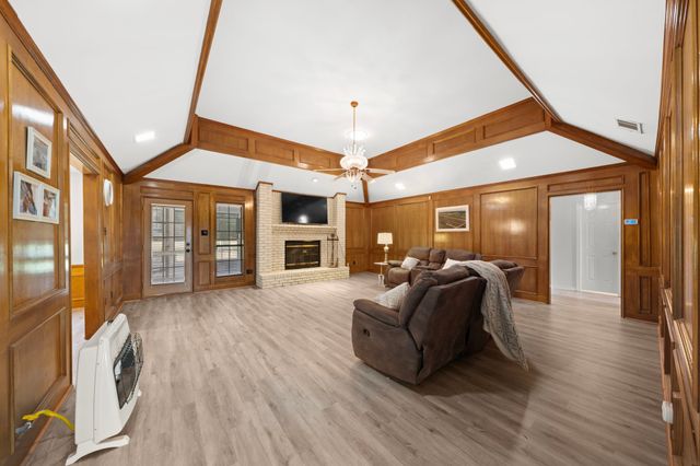 1210 Batchler Road, Red Oak, TX 75154