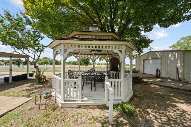 1210 Batchler Road, Red Oak, TX 75154