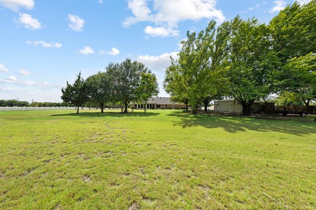1210 Batchler Road, Red Oak, TX 75154