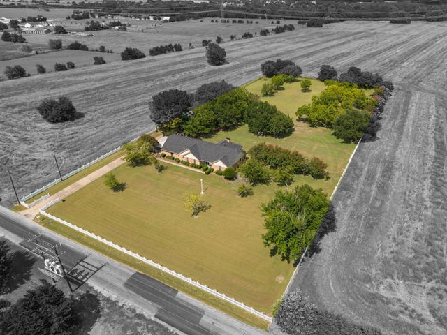 1210 Batchler Road, Red Oak, TX 75154