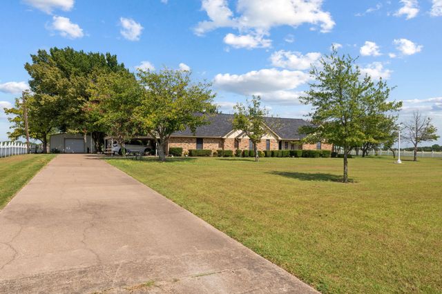 1210 Batchler Road, Red Oak, TX 75154