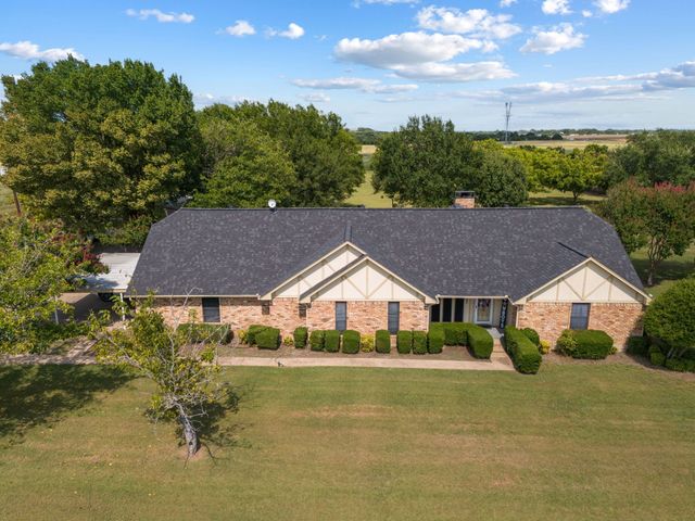 1210 Batchler Road, Red Oak, TX 75154