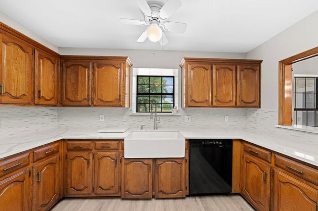 1210 Batchler Road, Red Oak, TX 75154