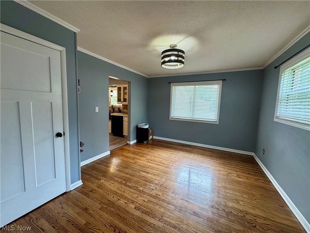 5404 10th Avenue, Vienna, WV 26105