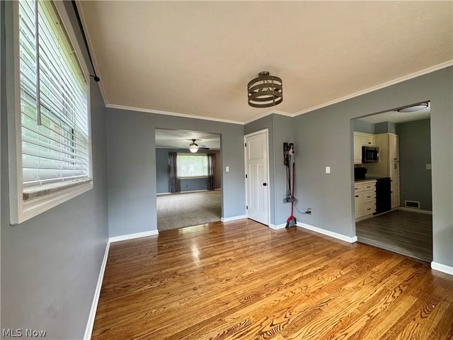 5404 10th Avenue, Vienna, WV 26105