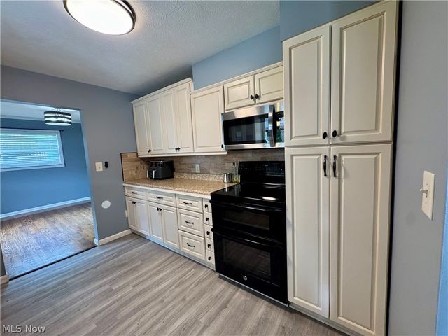 5404 10th Avenue, Vienna, WV 26105
