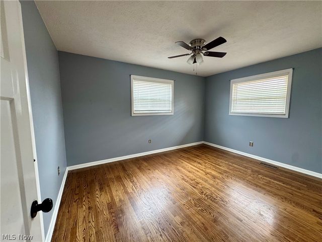 5404 10th Avenue, Vienna, WV 26105