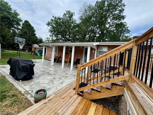 5404 10th Avenue, Vienna, WV 26105