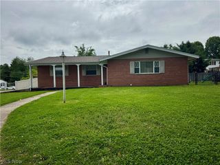 5404 10th Avenue, Vienna, WV 26105