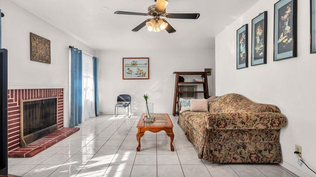 4267 E Sunny Dunes Road, Palm Springs, CA 92264