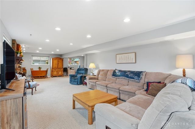 5801 Pondview Drive, Kettering, OH 45440