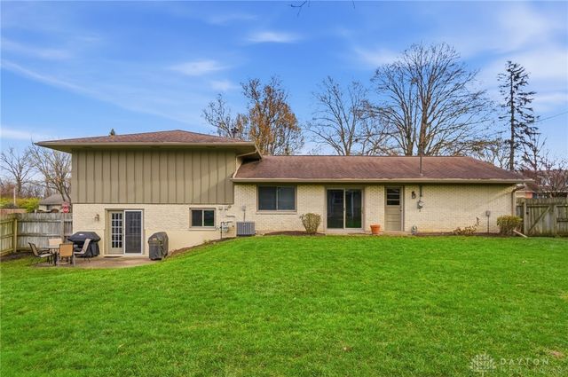 5801 Pondview Drive, Kettering, OH 45440