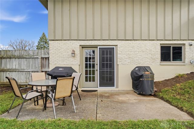 5801 Pondview Drive, Kettering, OH 45440