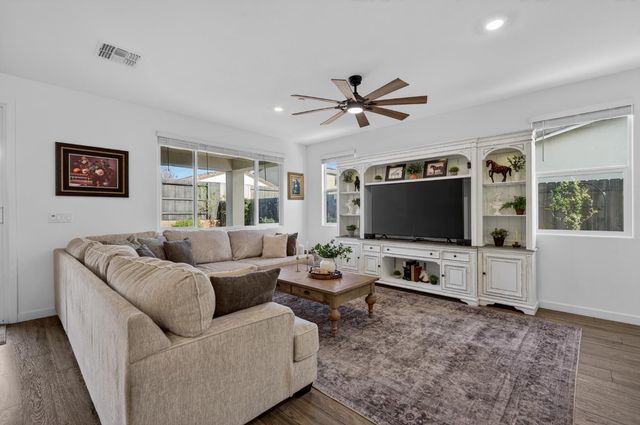 4498 Duckhawk Cir, Rancho Cordova, CA 95742