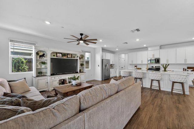 4498 Duckhawk Cir, Rancho Cordova, CA 95742