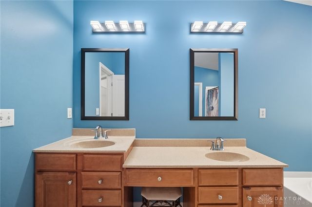 1194 Feather Trail, Maineville, OH 45039