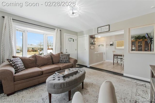 318 S Wildwood Street, Westland, MI 48186