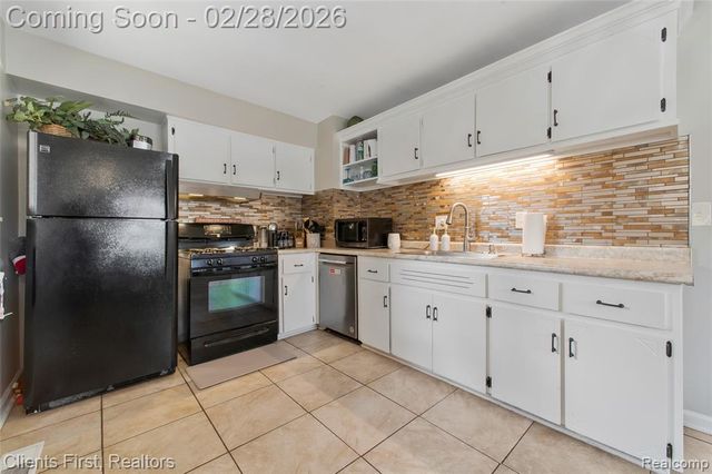 318 S Wildwood Street, Westland, MI 48186