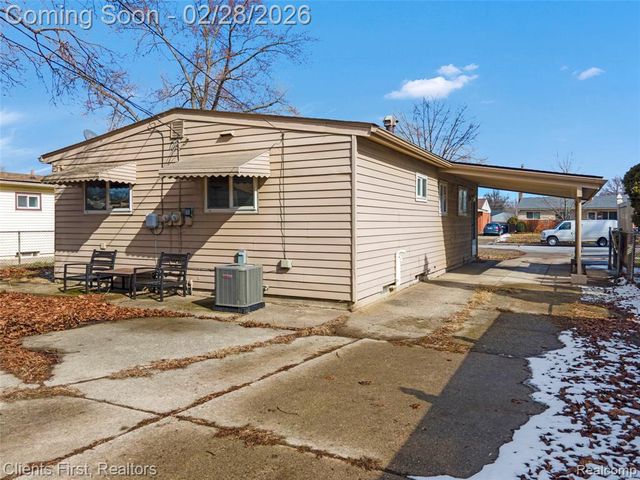 318 S Wildwood Street, Westland, MI 48186
