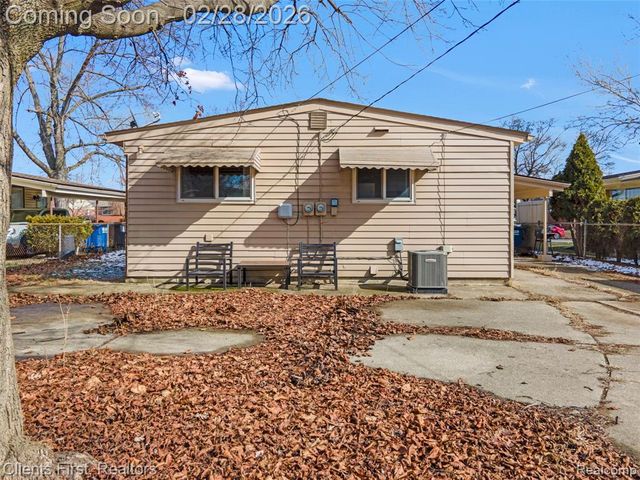 318 S Wildwood Street, Westland, MI 48186