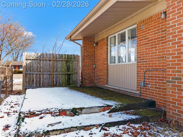 318 S Wildwood Street, Westland, MI 48186